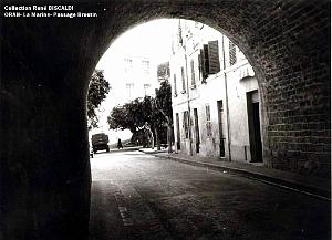 MB h- 038- eglise St-Louis et place de la perle